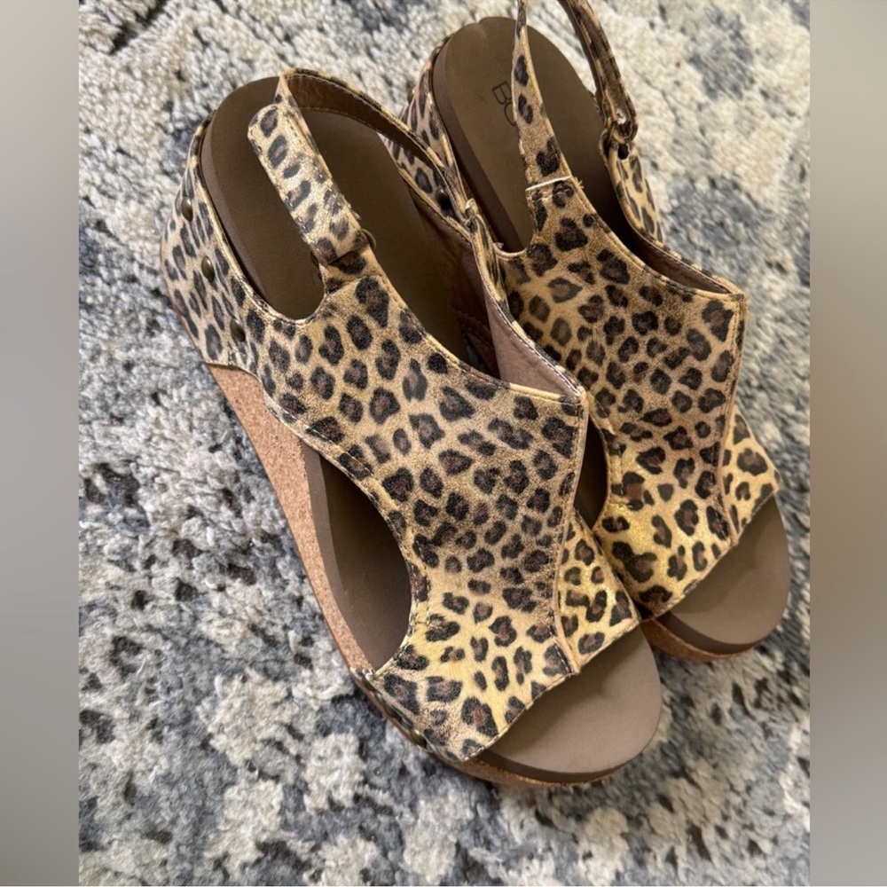 NEW Corky’s Boutique Carly wedge gold leopard sandals 10 cork platform heels